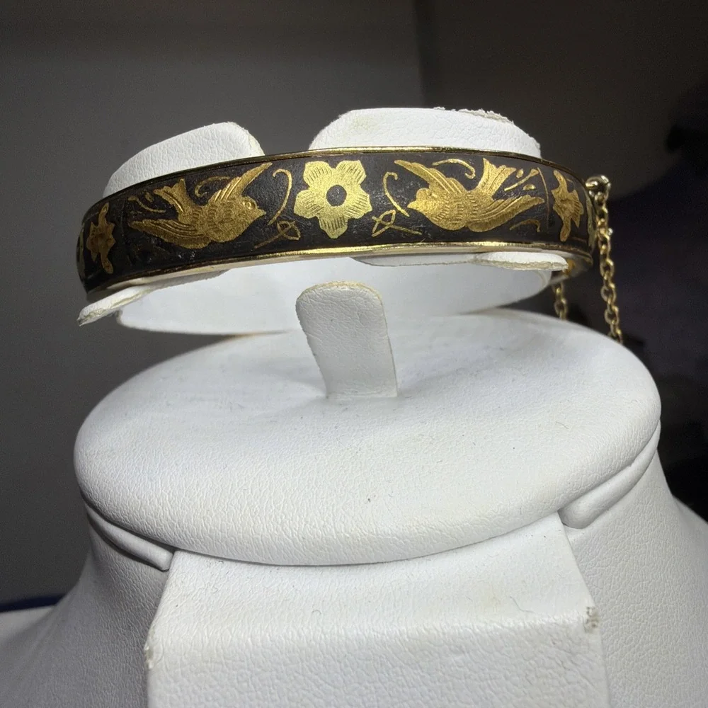 Vintage Damascene Bird Floral Hinged Bangle Black Gold Tone Safety Chain 8